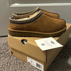 Brand new in box Women’s UGG Tasman Slippers, size 8 - Chestnut